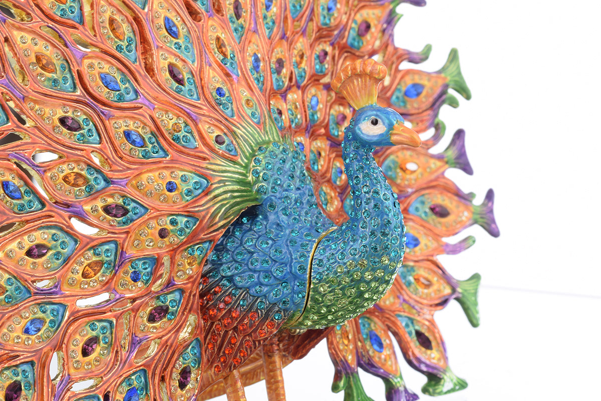 Keren Kopal Colorful Peacock