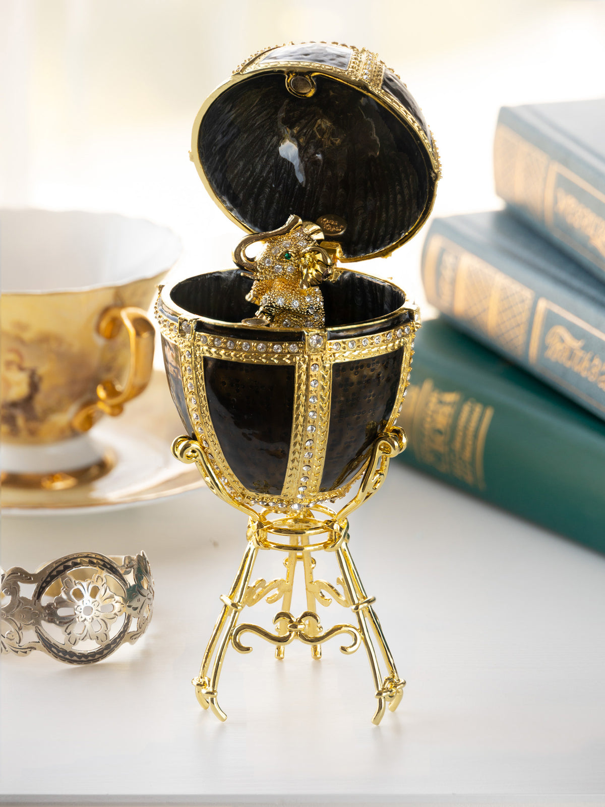 Keren Kopal Black & Gold Egg with a Gold crystals Elephant