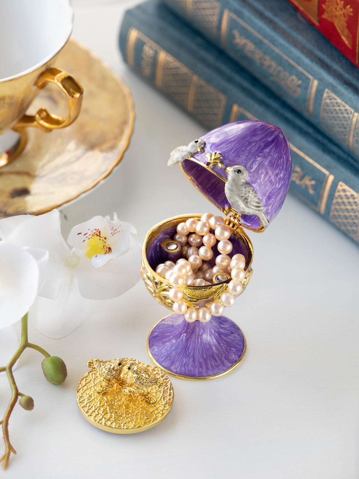 Keren Kopal Purple Egg with two Gold love doves