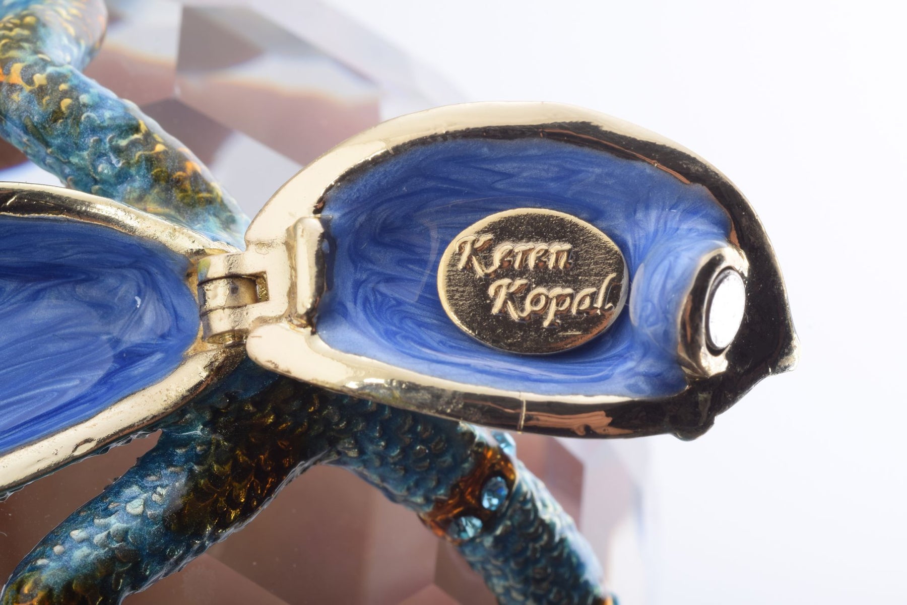 Keren Kopal Crystal Apple with a Chameleon