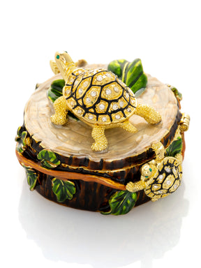 Keren Kopal Turtles on Tree Trunk