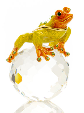 Keren Kopal Frog on Crystal