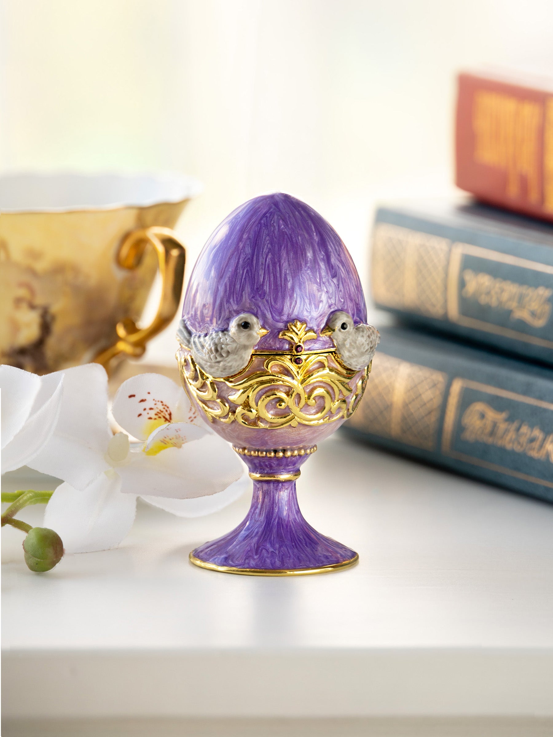 Purple Egg with two Gold love doves