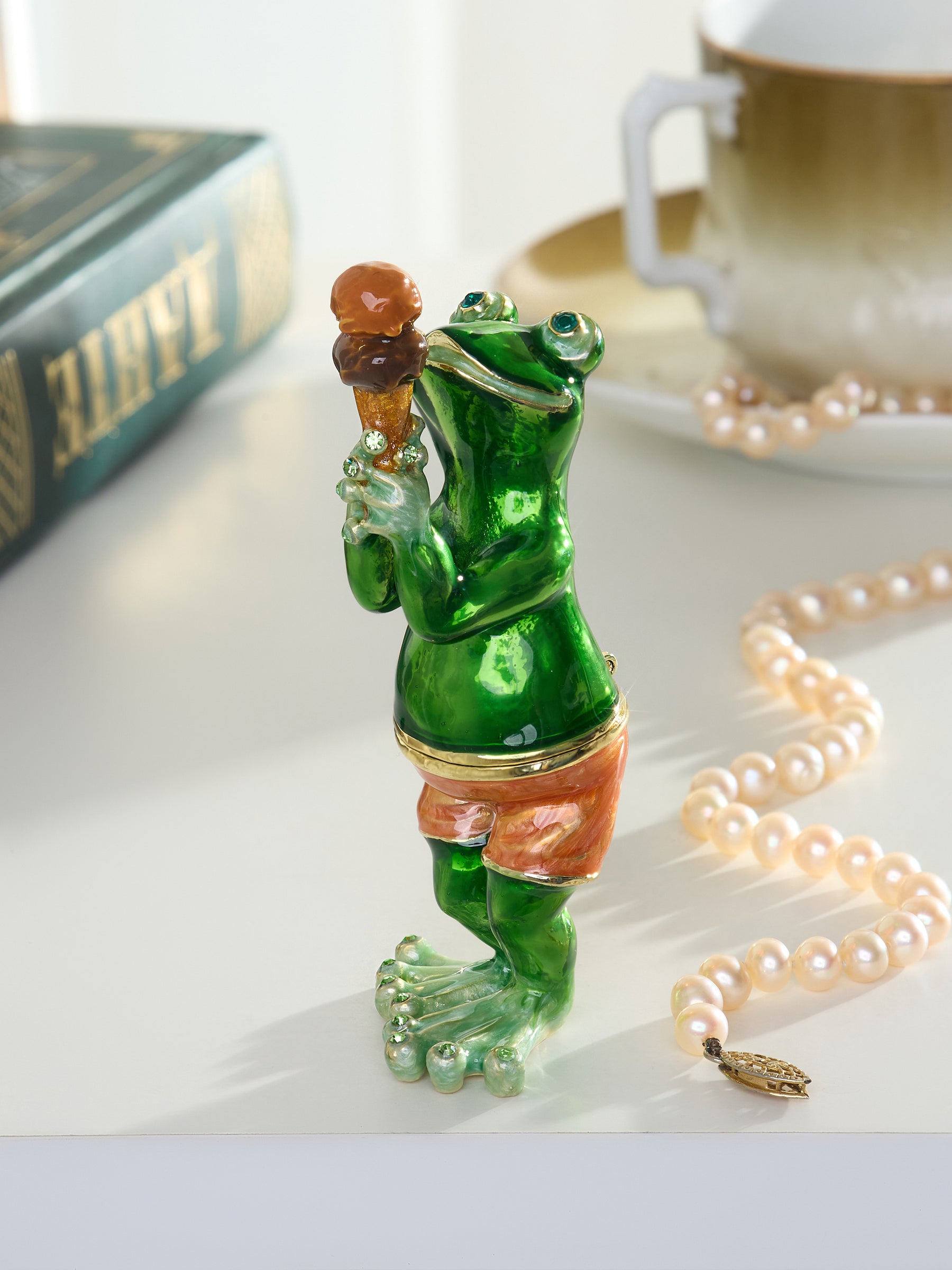 Frosch beim Essen einer Schokoladen-Eistüte Schmuckkästchen