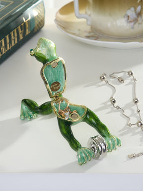 Frosch beim Training mit Ab-Roller Schmuckkästchen